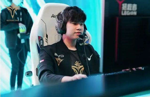 展现出强大 展现出强大